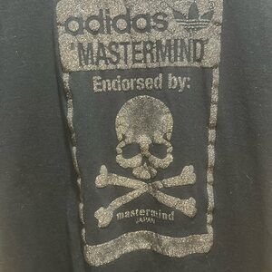 Adidas mastermind. Glitter logo.